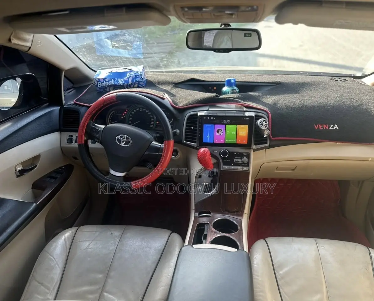 Toyota Venza XLE 2010 Brown