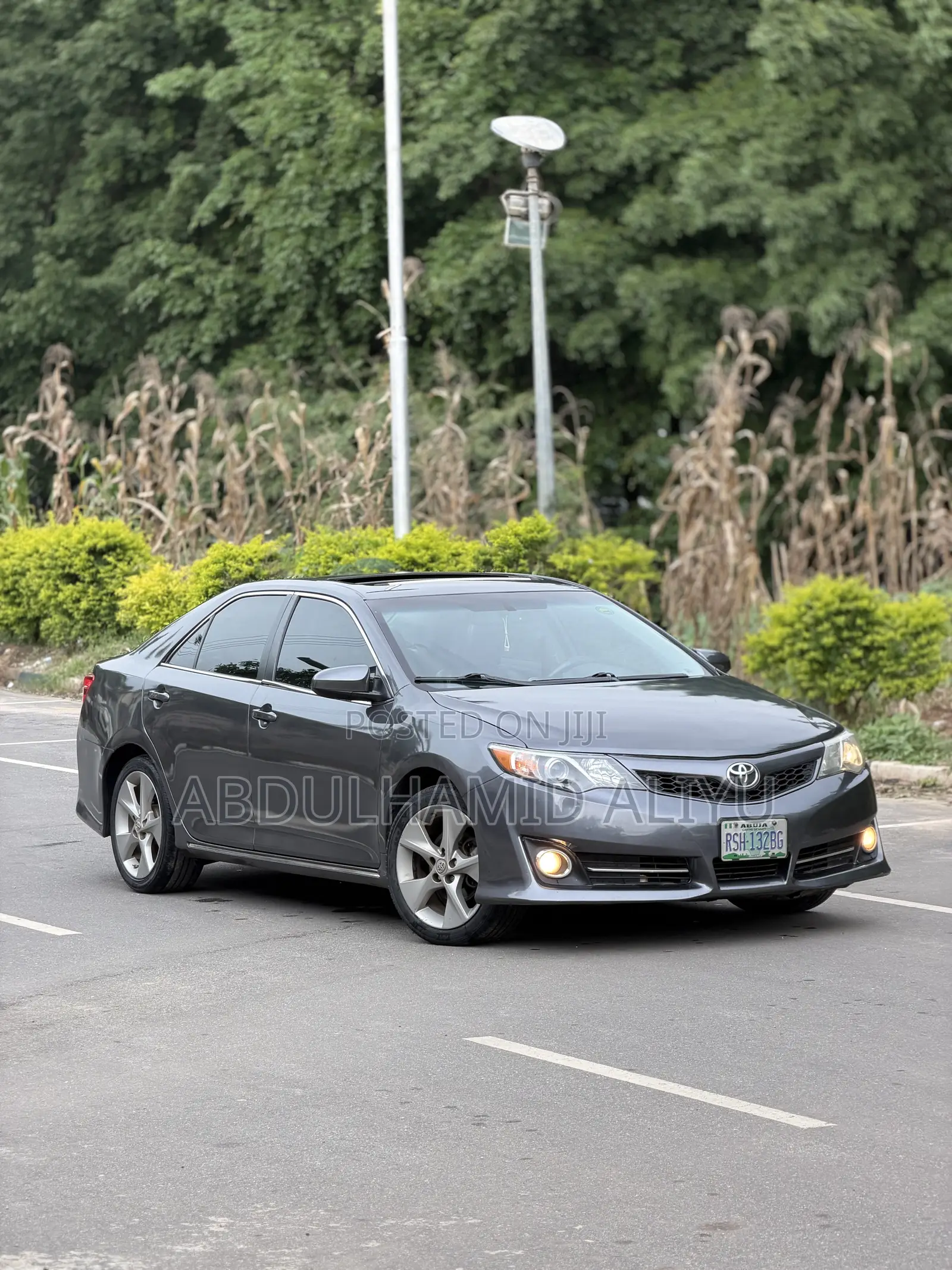 Toyota Camry SE V6 4dr Sedan (3.5L 6cyl 6A) 2012 Gray