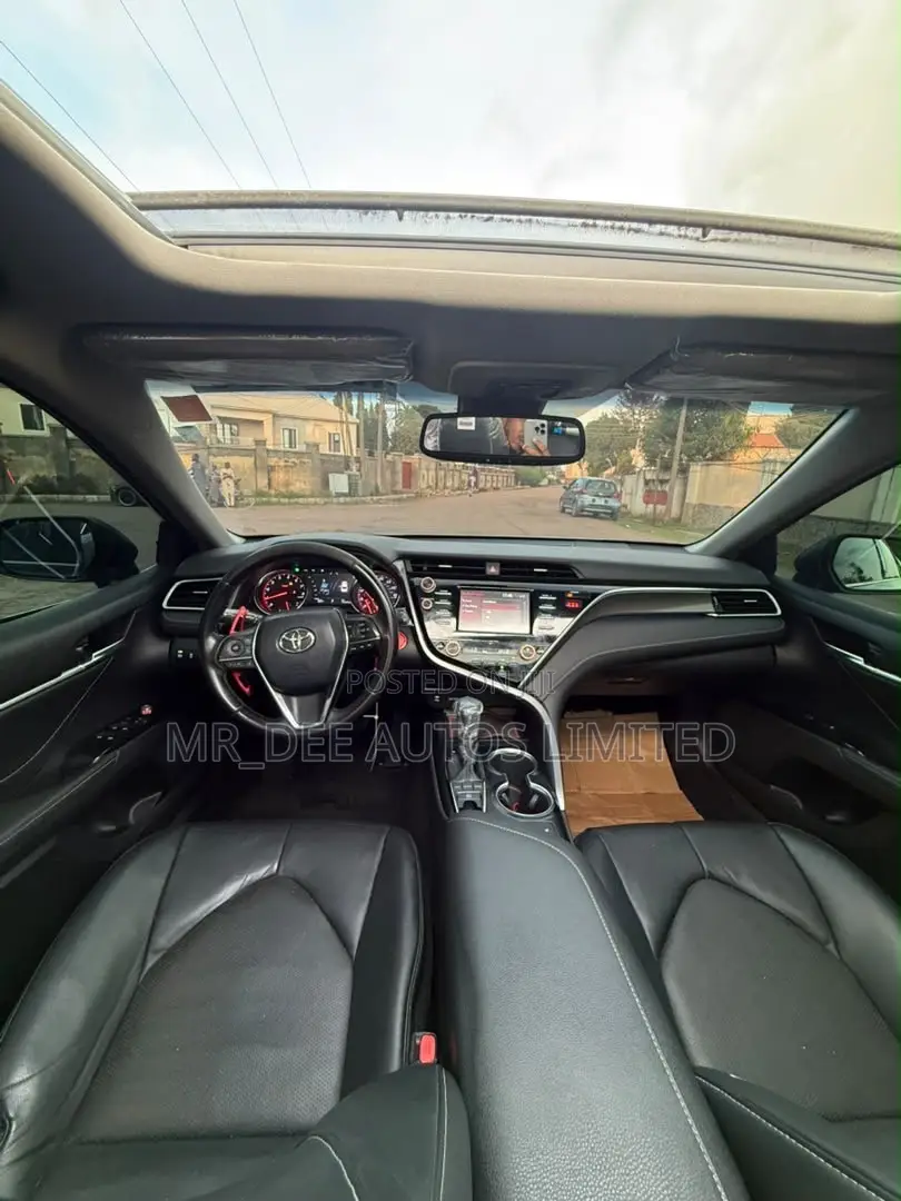Toyota Camry XSE FWD (2.5L 4cyl 8AM) 2018 Black