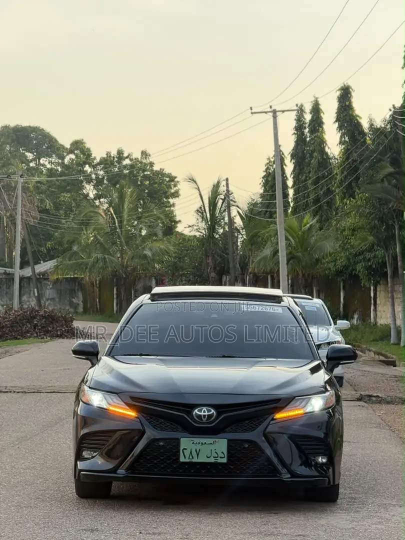 Toyota Camry XSE FWD (2.5L 4cyl 8AM) 2018 Black