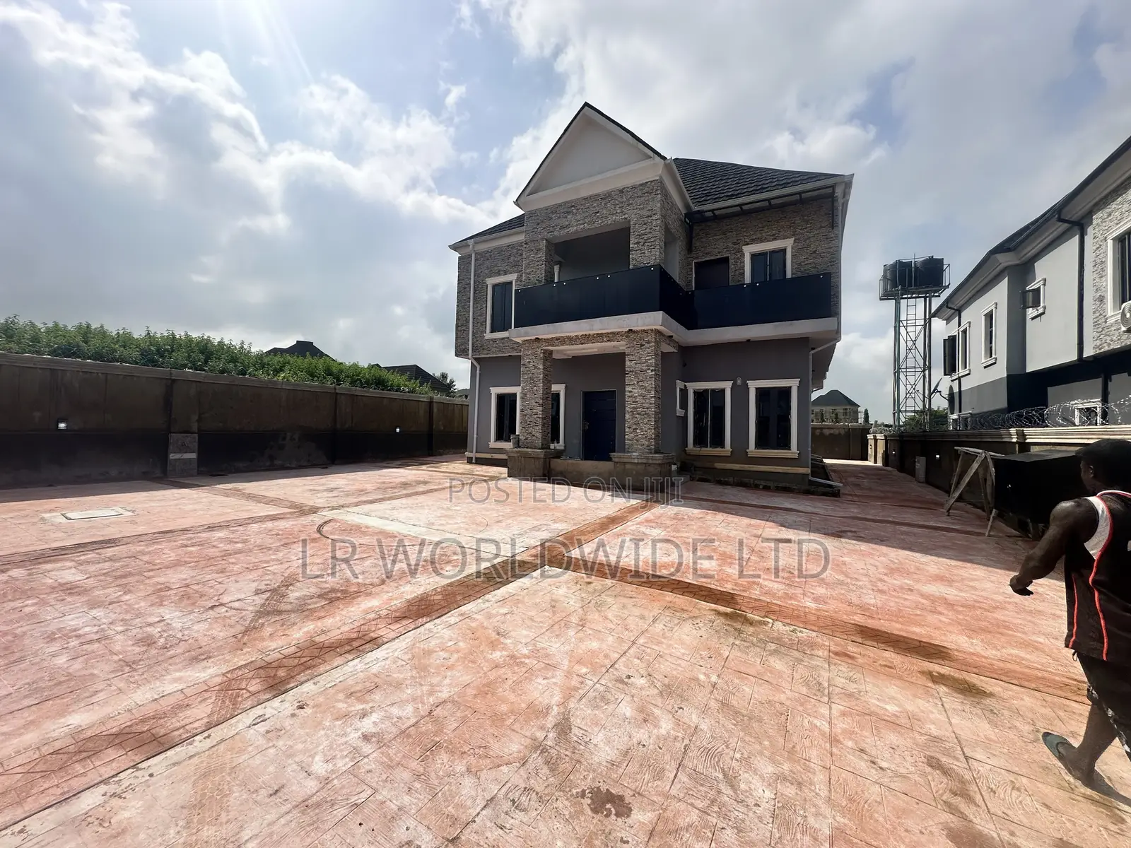5bdrm Duplex in Lugbe District for sale