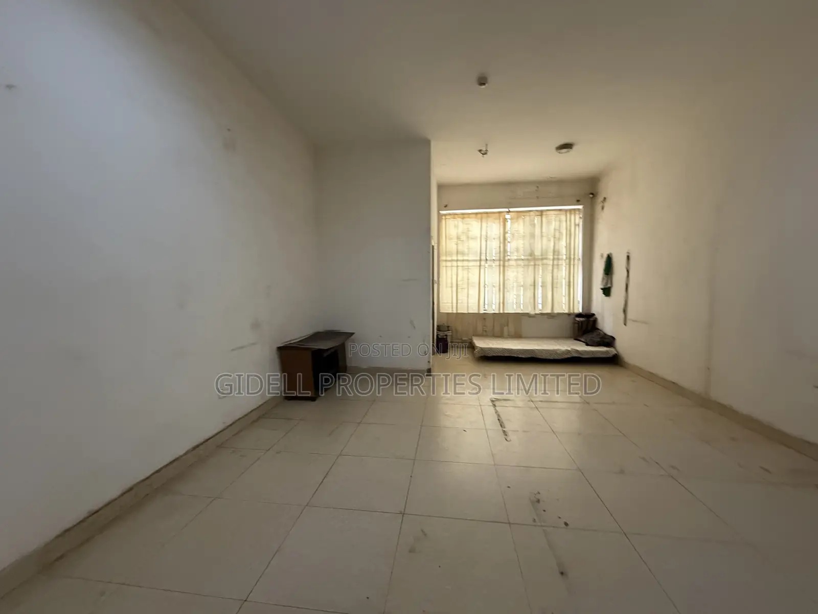 28SQM Office Space on the Ground Floor in an Office Complex