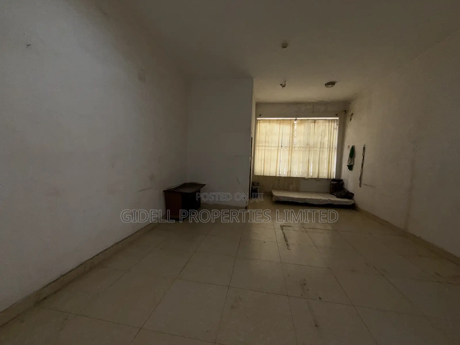 28SQM Office Space on the Ground Floor in an Office Complex
