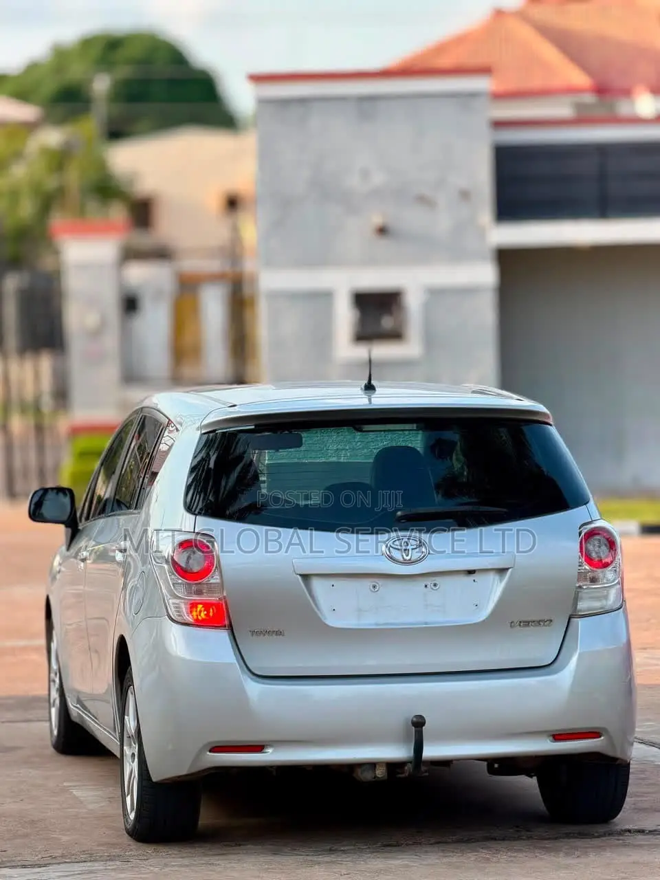 Toyota Verso 1.8 2011 Silver