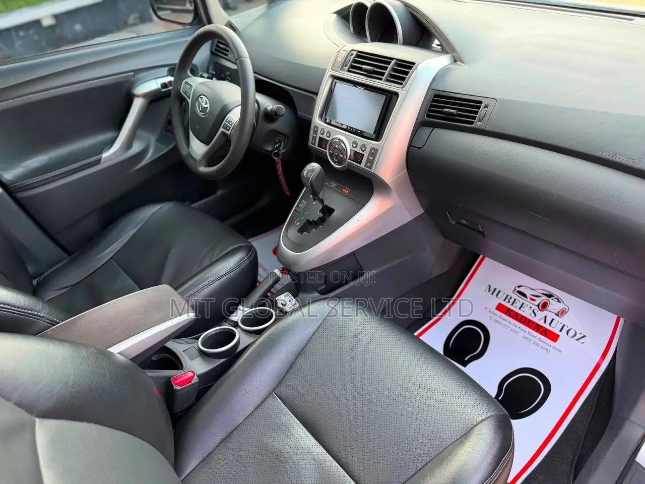 Toyota Verso 1.8 2011 Silver