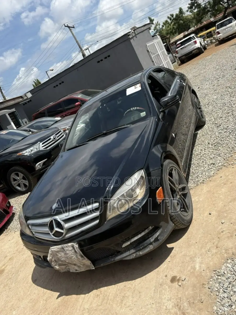 Mercedes-Benz C300 2008 Black