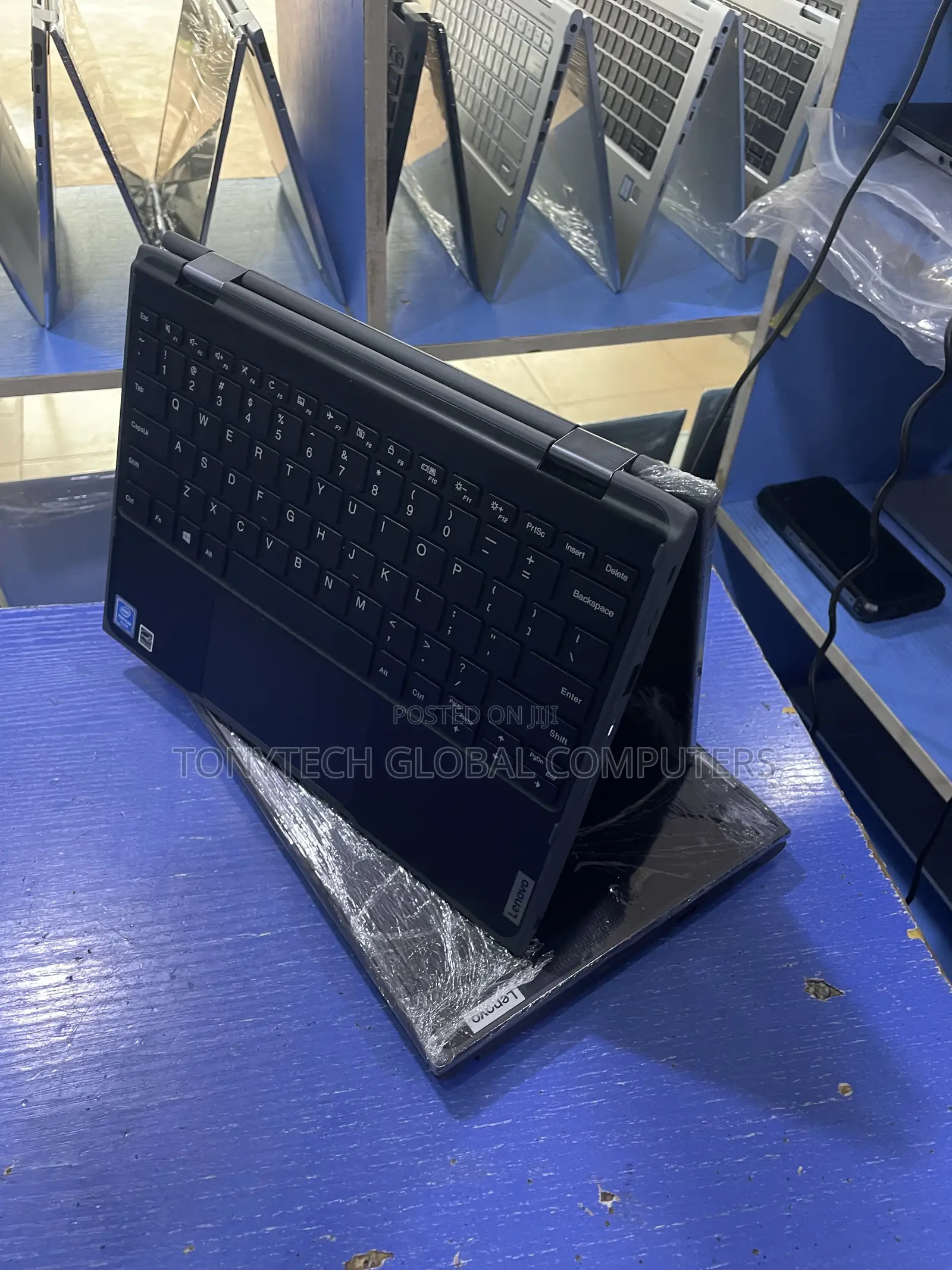 Laptop Lenovo 300e 4GB Intel Pentium SSD 128GB
