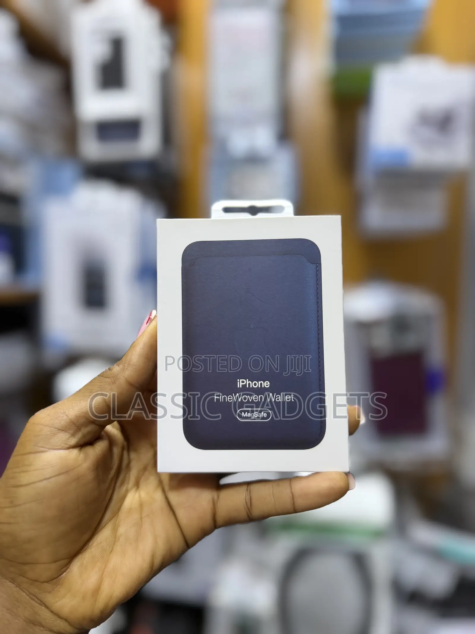 Apple FineWoven MagSafe Wallet for iPhone 18 Pro Max / 17 Pro Max