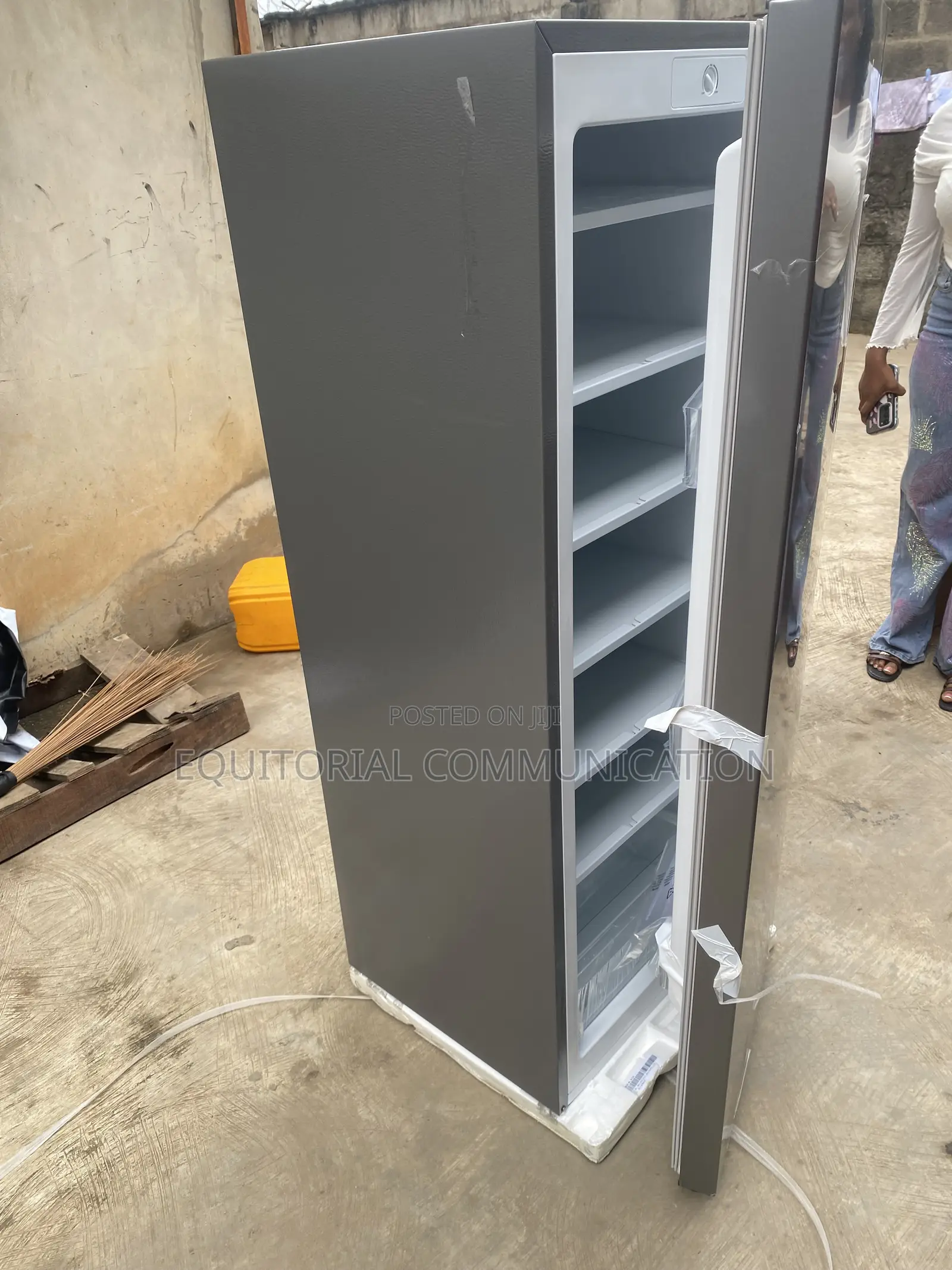 Hisense RS189DR 190L Upright Frozen Food Freezer