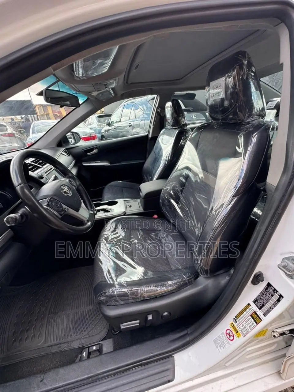 Toyota Camry SE 4dr Sedan (2.5L 4cyl 6A) 2014 White