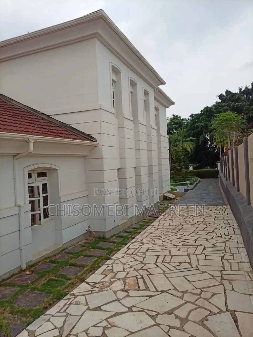 5bdrm Duplex in Apo District for sale