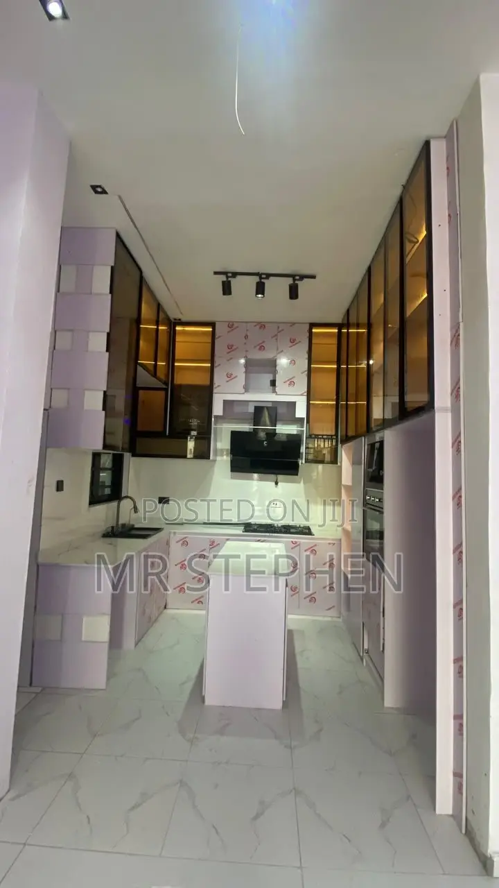 4bdrm Duplex in Ikota for sale