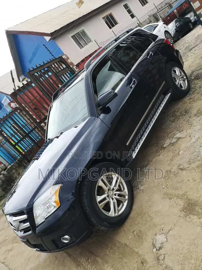 Mercedes-Benz GLK-Class 2010 Blue