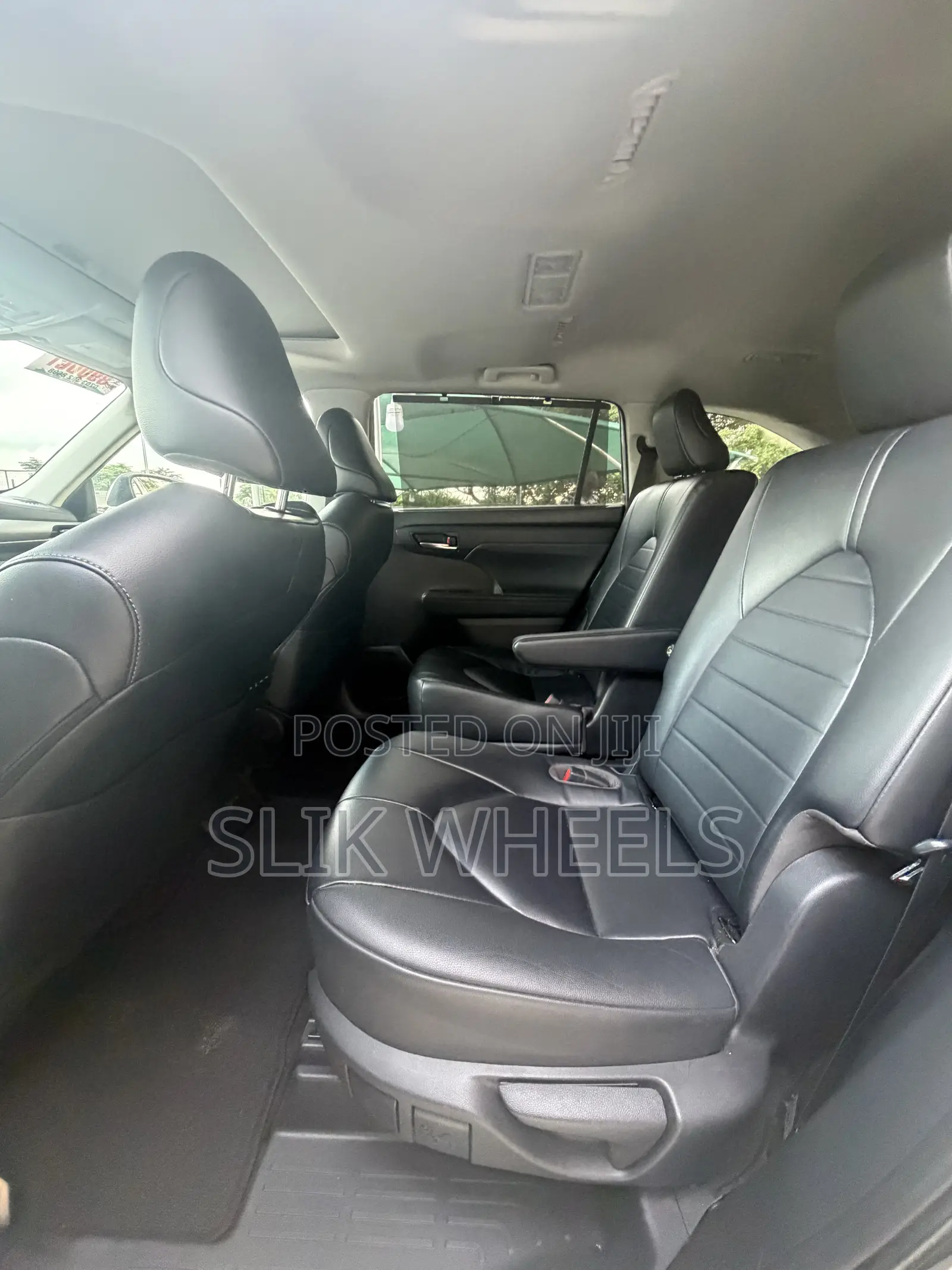 Toyota Highlander XLE AWD 2023 Gray