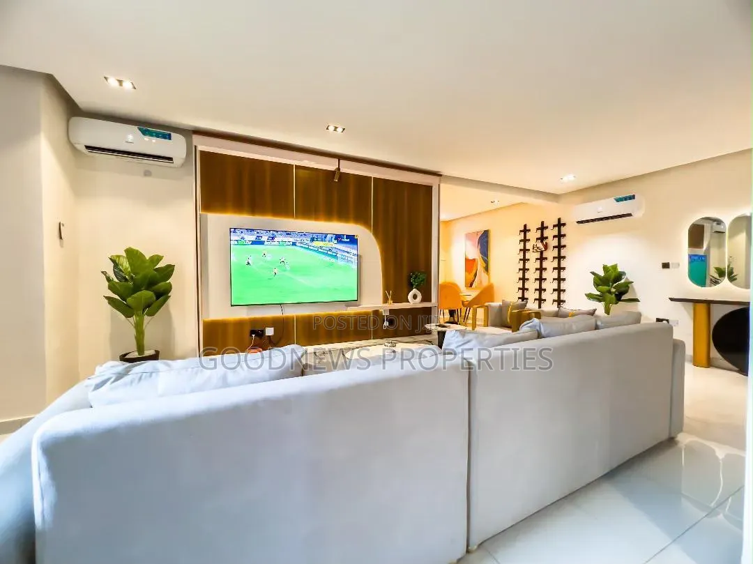 Beautiful 2 Bedroom Shortlet Apartment in a Prime Location at Ikota
