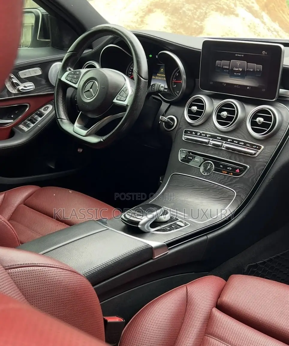 Mercedes-Benz C300 Luxury 4matic Sedan AWD (2.0L 4cyl 7A) 2017 White