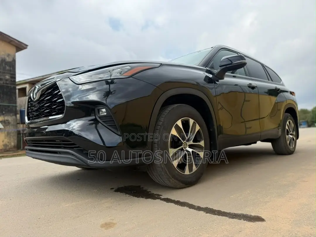 Toyota Highlander XLE 2021 Black