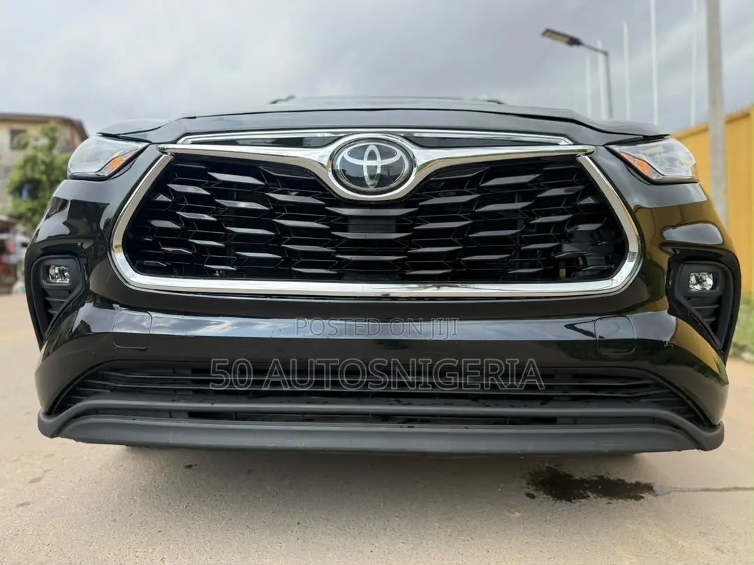Toyota Highlander XLE 2021 Black