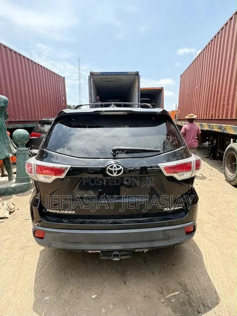 Toyota Highlander XLE 4dr SUV AWD (3.5L 6cyl 6A) 2014 Black