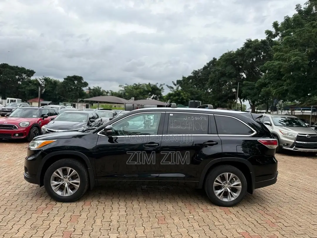 Toyota Highlander XLE 4dr SUV AWD (3.5L 6cyl 6A) 2015 Black