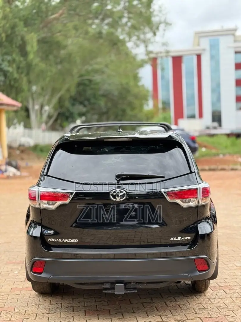 Toyota Highlander XLE 4dr SUV AWD (3.5L 6cyl 6A) 2015 Black