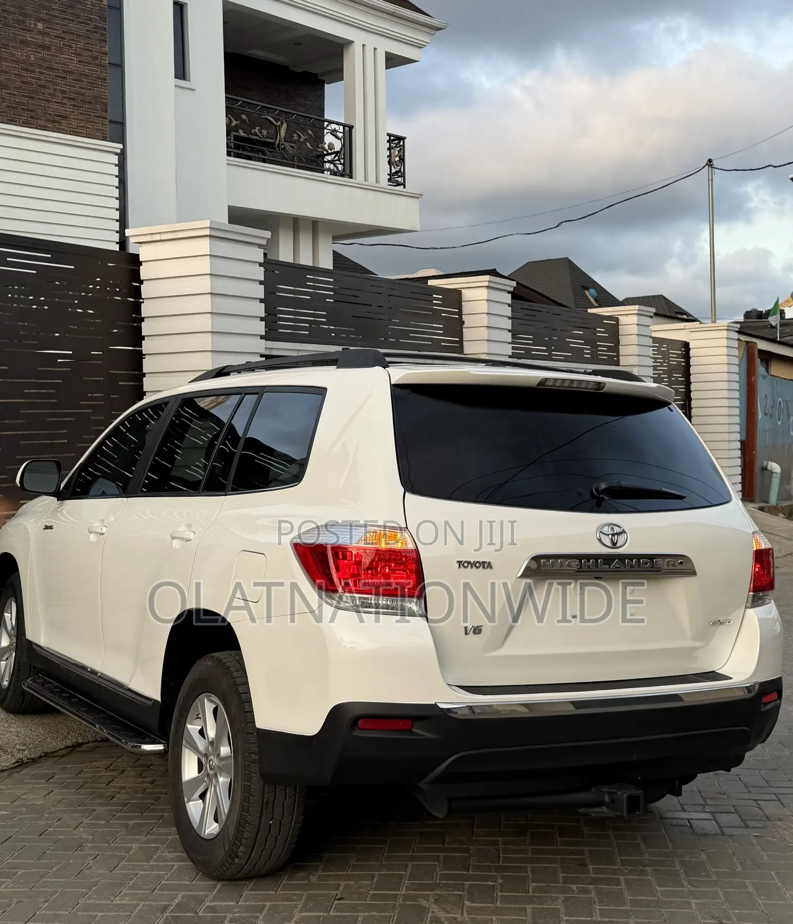 Toyota Highlander Limited 2012 White
