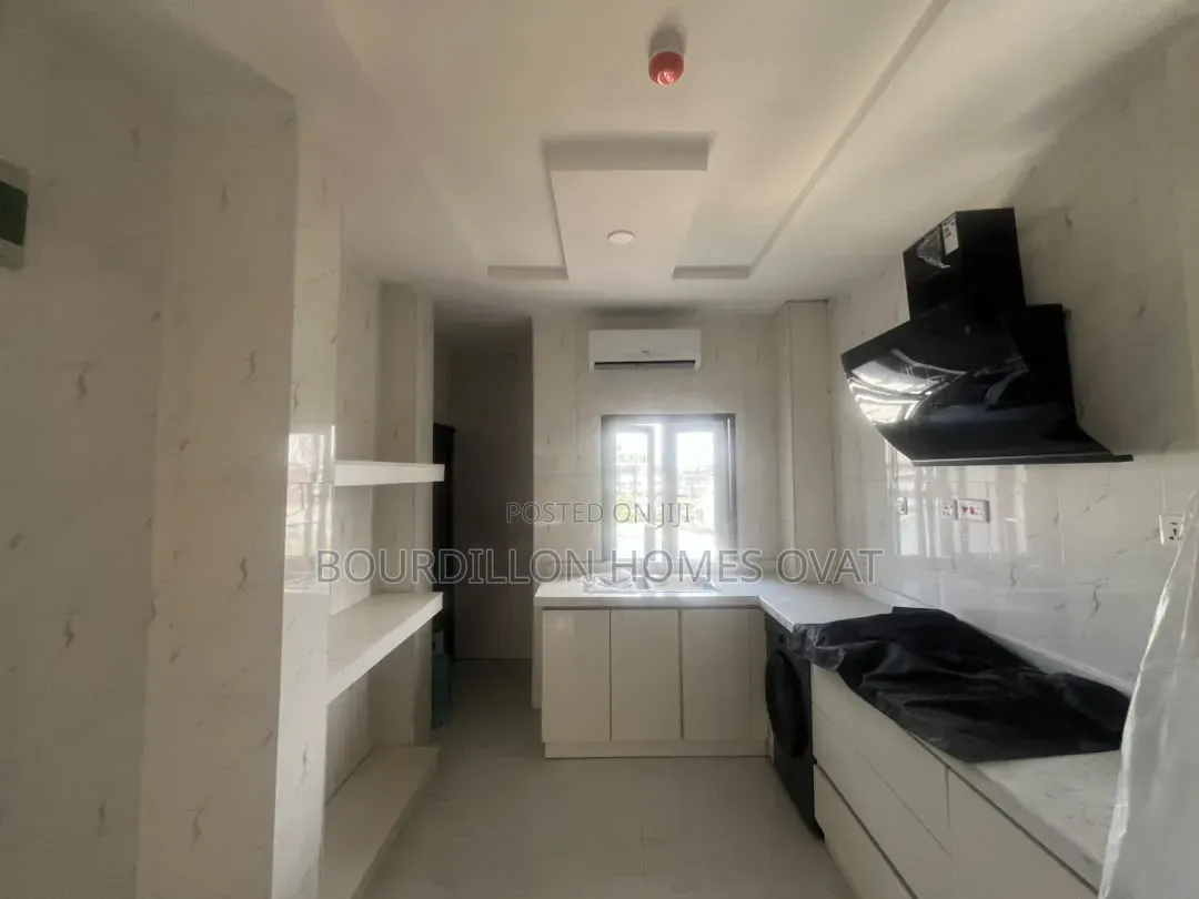 3bdrm Apartment in Off Bourdillion Road, Bourdillon for rent