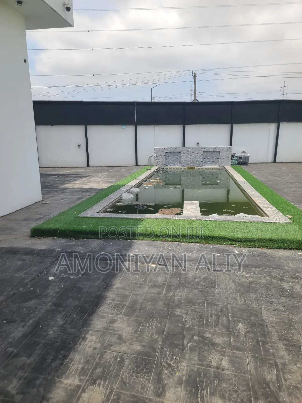 5bdrm Mansion in Royal Garden Estate, Off Lekki-Epe Expressway for sale