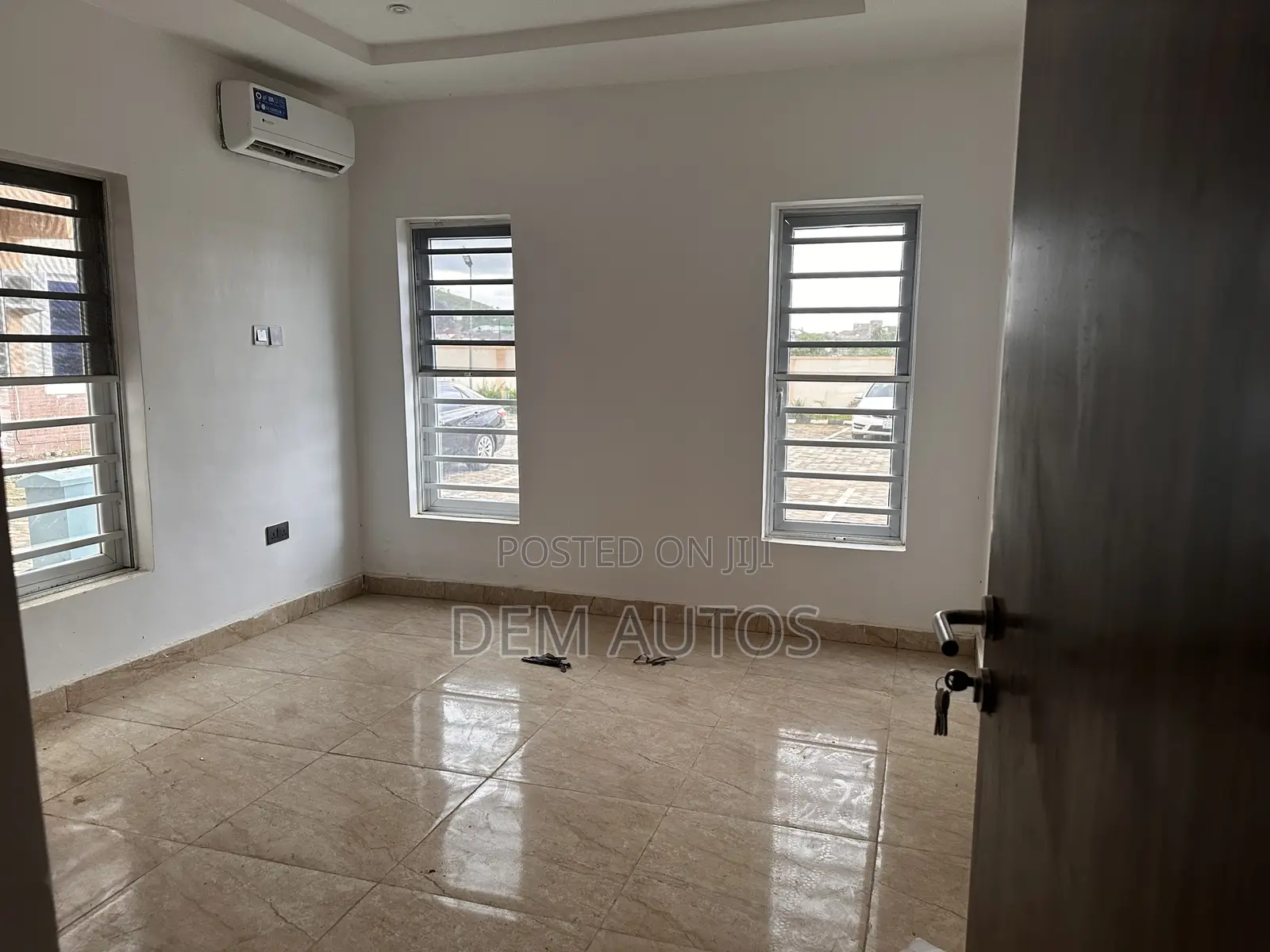 3bdrm Apartment in Katampe for sale