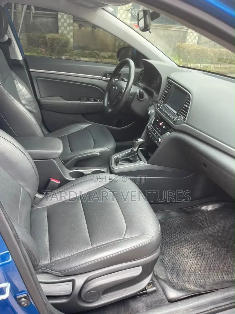 Hyundai Elantra Limited Sedan FWD (2.0L 4cyl 6A) 2017 Blue