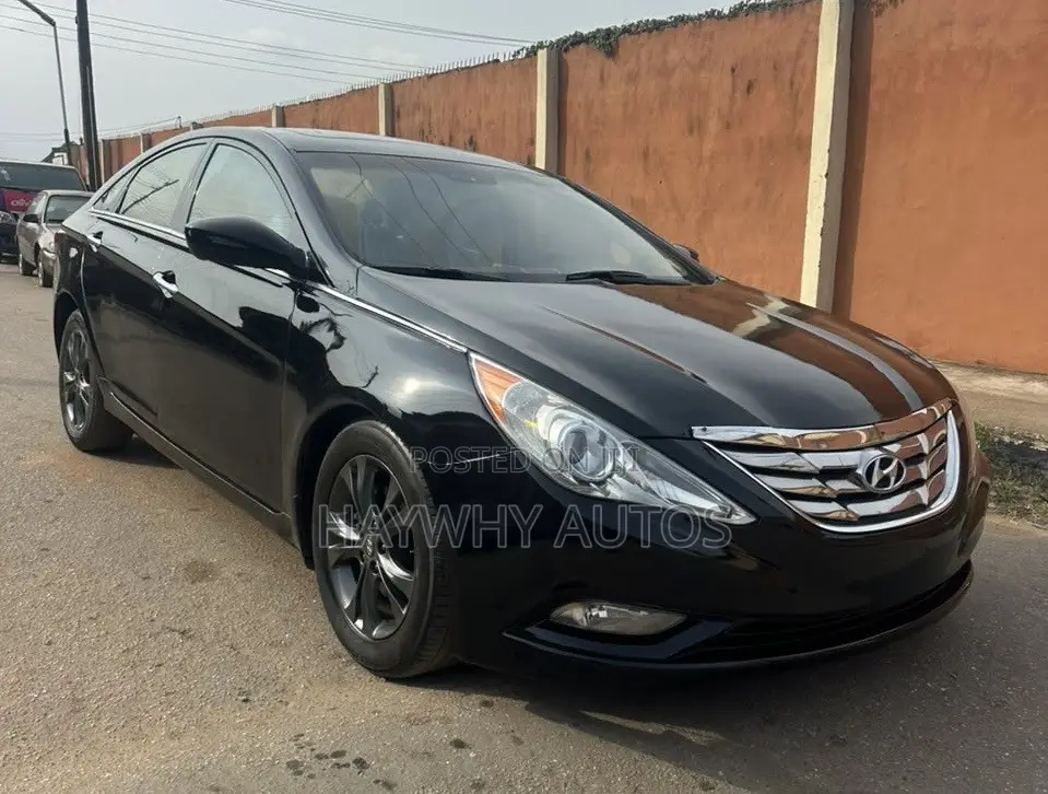 Hyundai Sonata SE 2.0T Sedan FWD (2.0L 4cyl 6A) 2012 Black