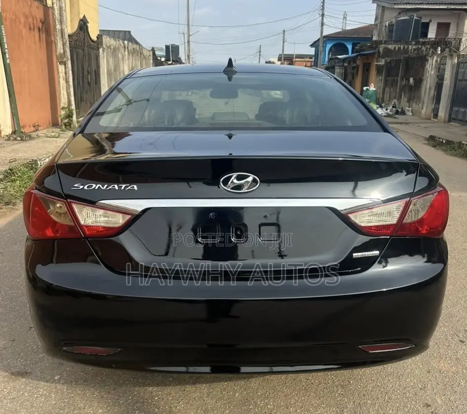 Hyundai Sonata SE 2.0T Sedan FWD (2.0L 4cyl 6A) 2012 Black
