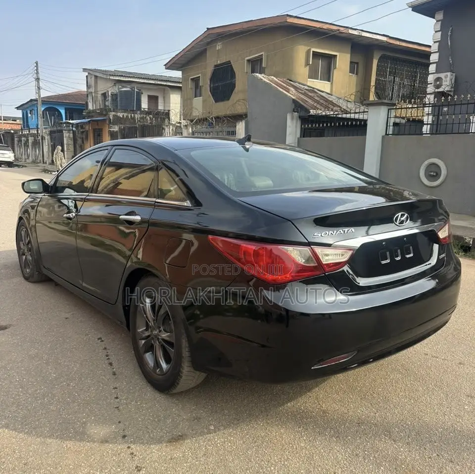 Hyundai Sonata Limited 2.0T Sedan (2.0L 4cyl 6A) 2012 Black