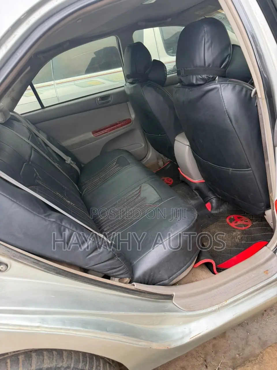 Toyota Camry LE 4dr Sedan (2.4L 4cyl 5M) 2004 Silver