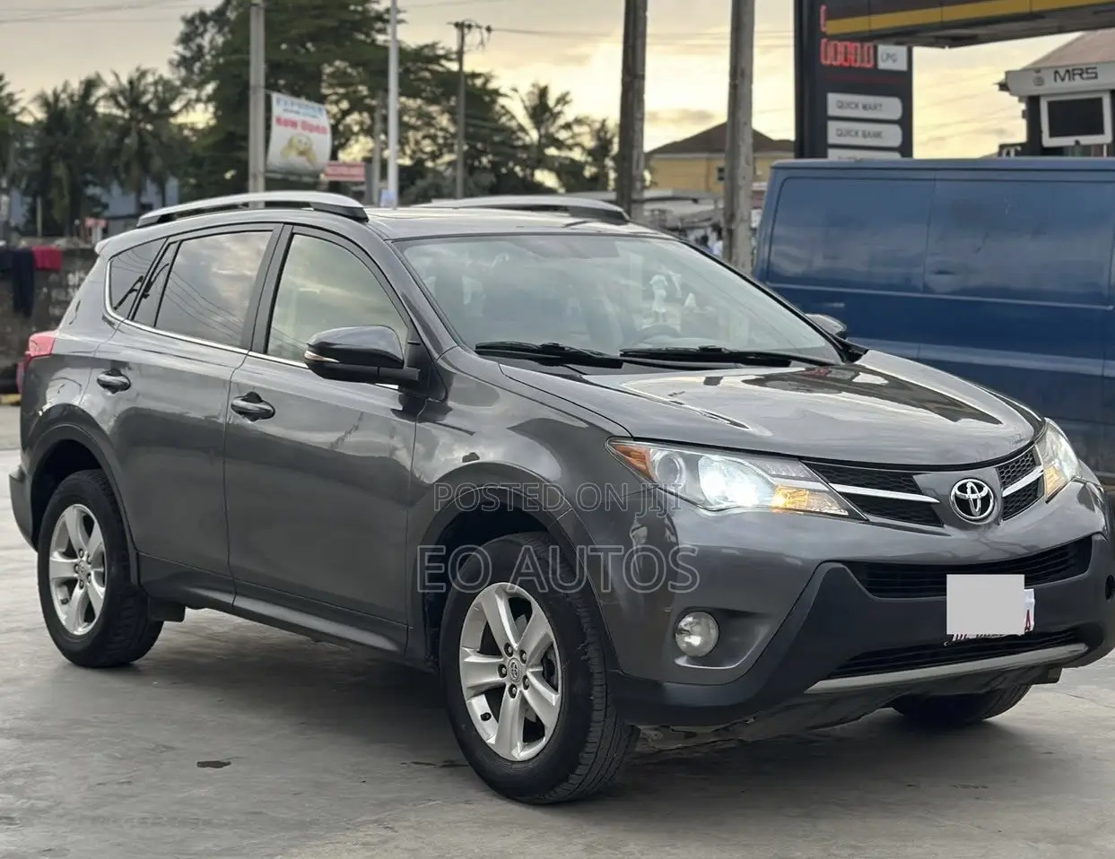 Toyota RAV4 XLE AWD (2.5L 4cyl 6A) 2013 Gray