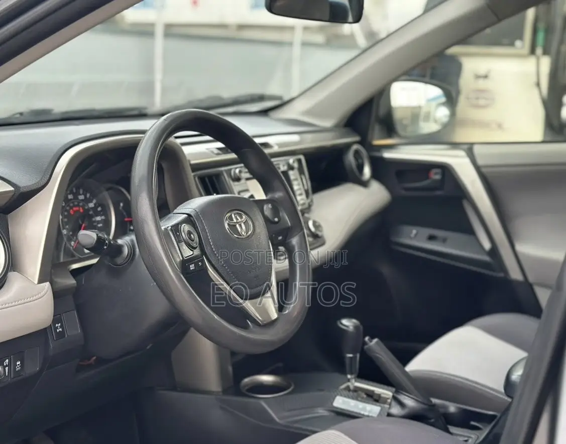 Toyota RAV4 XLE AWD (2.5L 4cyl 6A) 2013 Gray