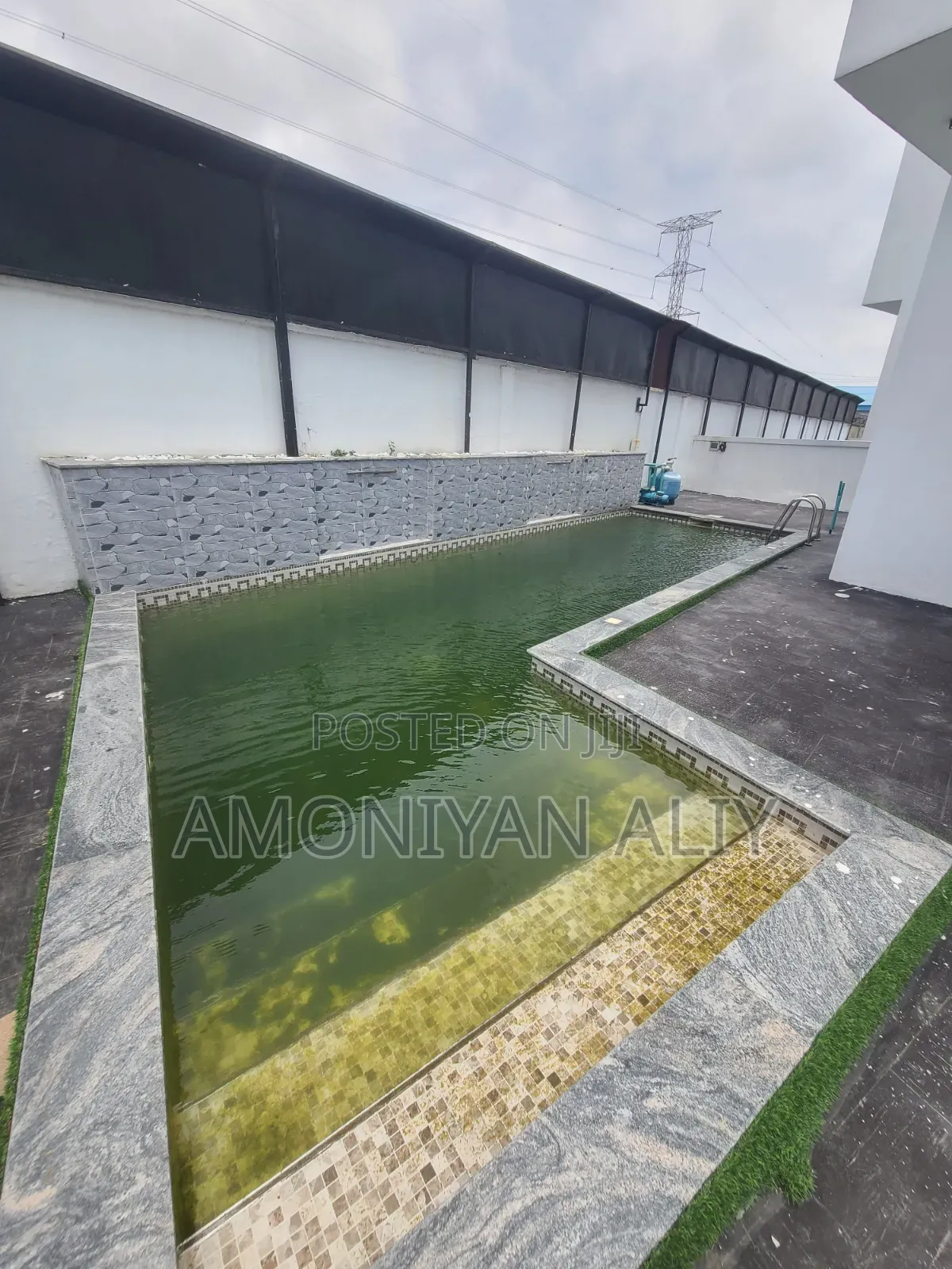 5bdrm House in Royal Garden Estate, Off Lekki-Epe Expressway for sale