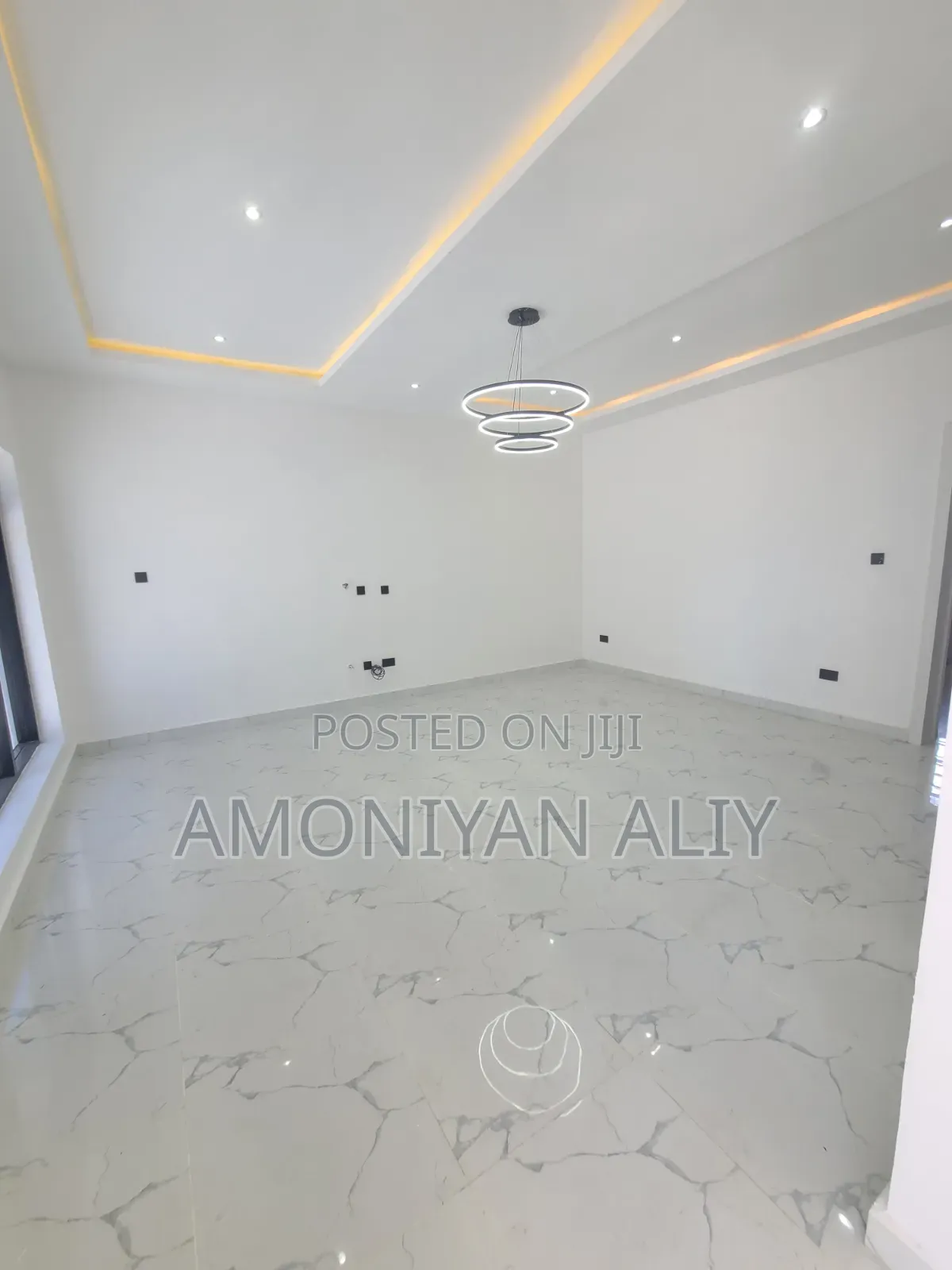 5bdrm House in Lekki Scheme2 for sale