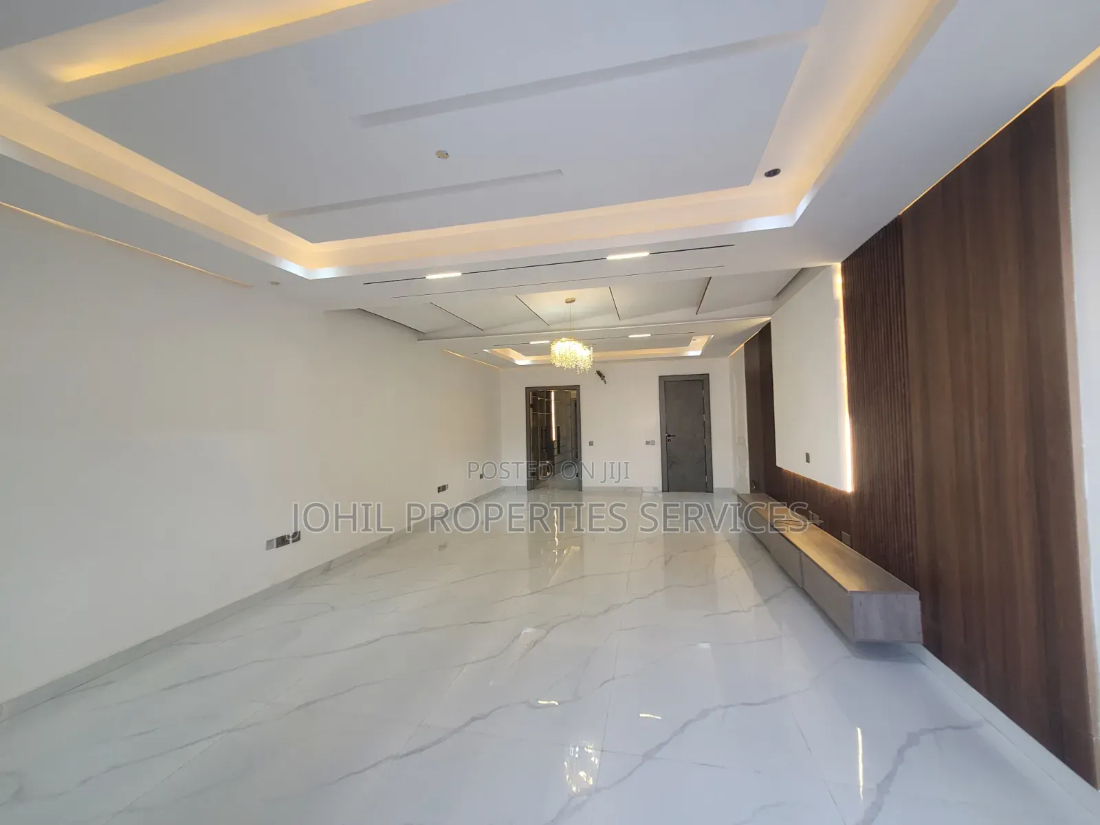 5bdrm Duplex in Utako for sale