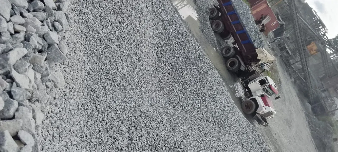 Chipping and Stone Dust