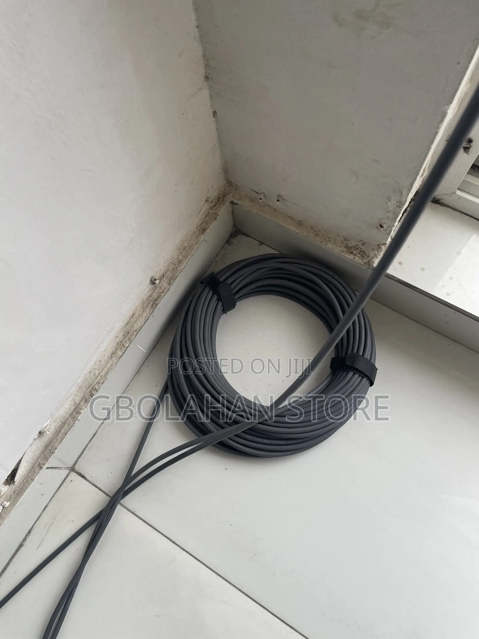Starlink Standard Actuated Kit + Gen 2 Router, 45m Cable & Adapters