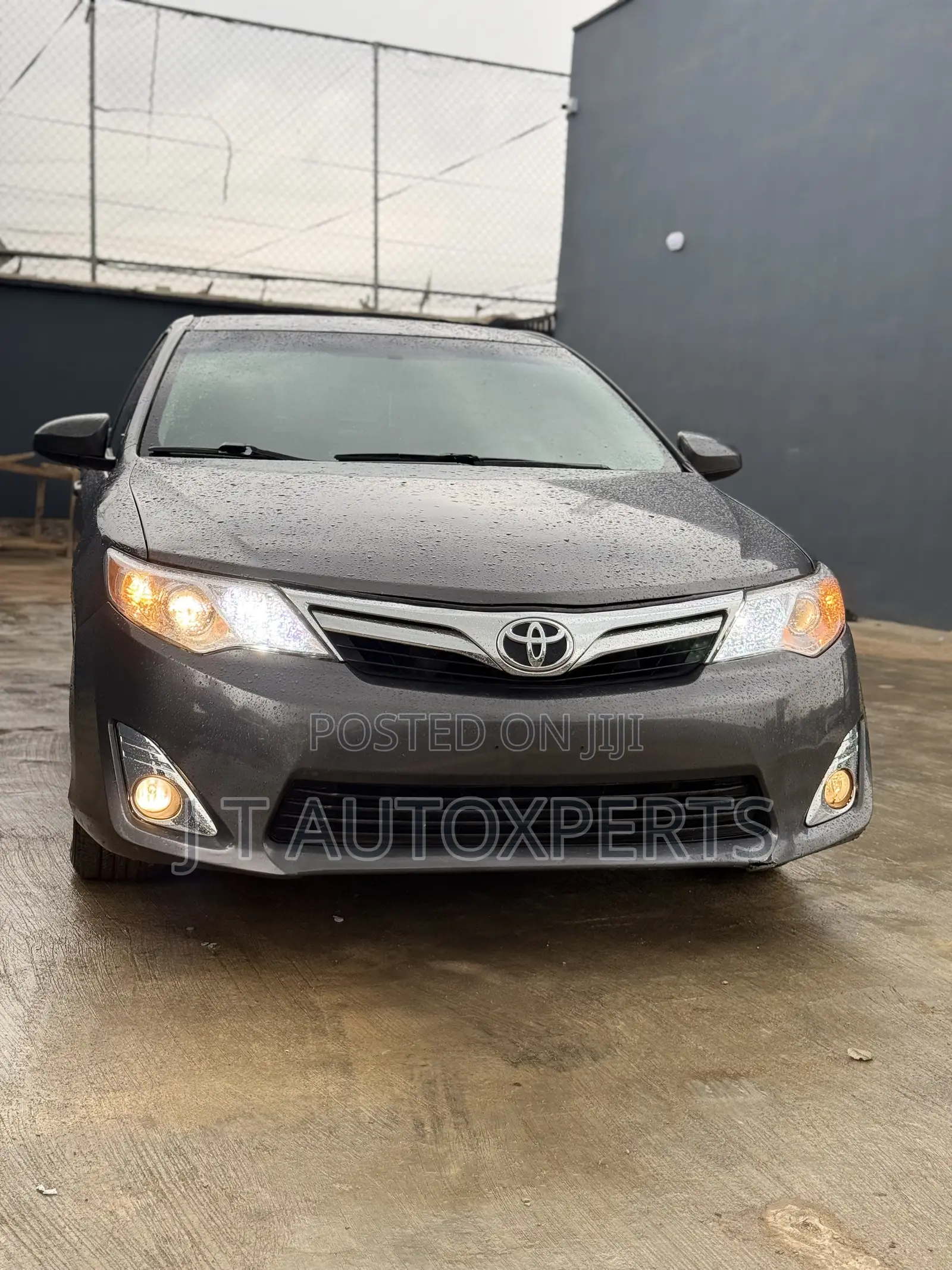 Toyota Camry LE 4dr Sedan (2.5L 4cyl 6A) 2014 Gray