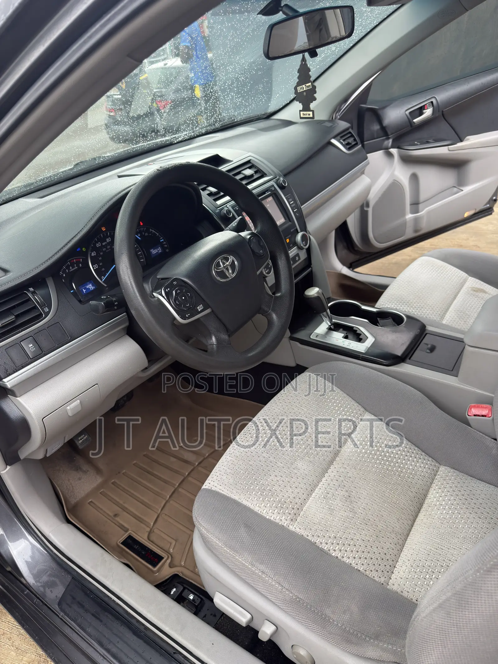 Toyota Camry LE 4dr Sedan (2.5L 4cyl 6A) 2014 Gray