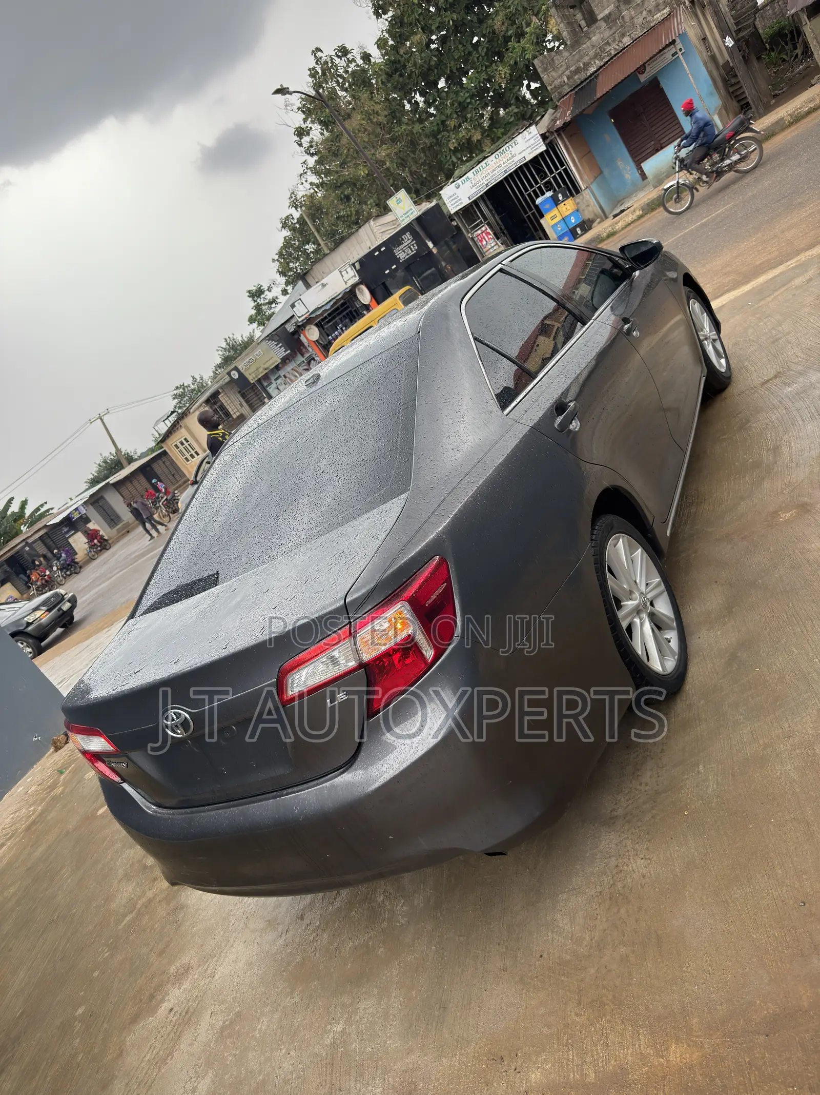 Toyota Camry LE 4dr Sedan (2.5L 4cyl 6A) 2014 Gray