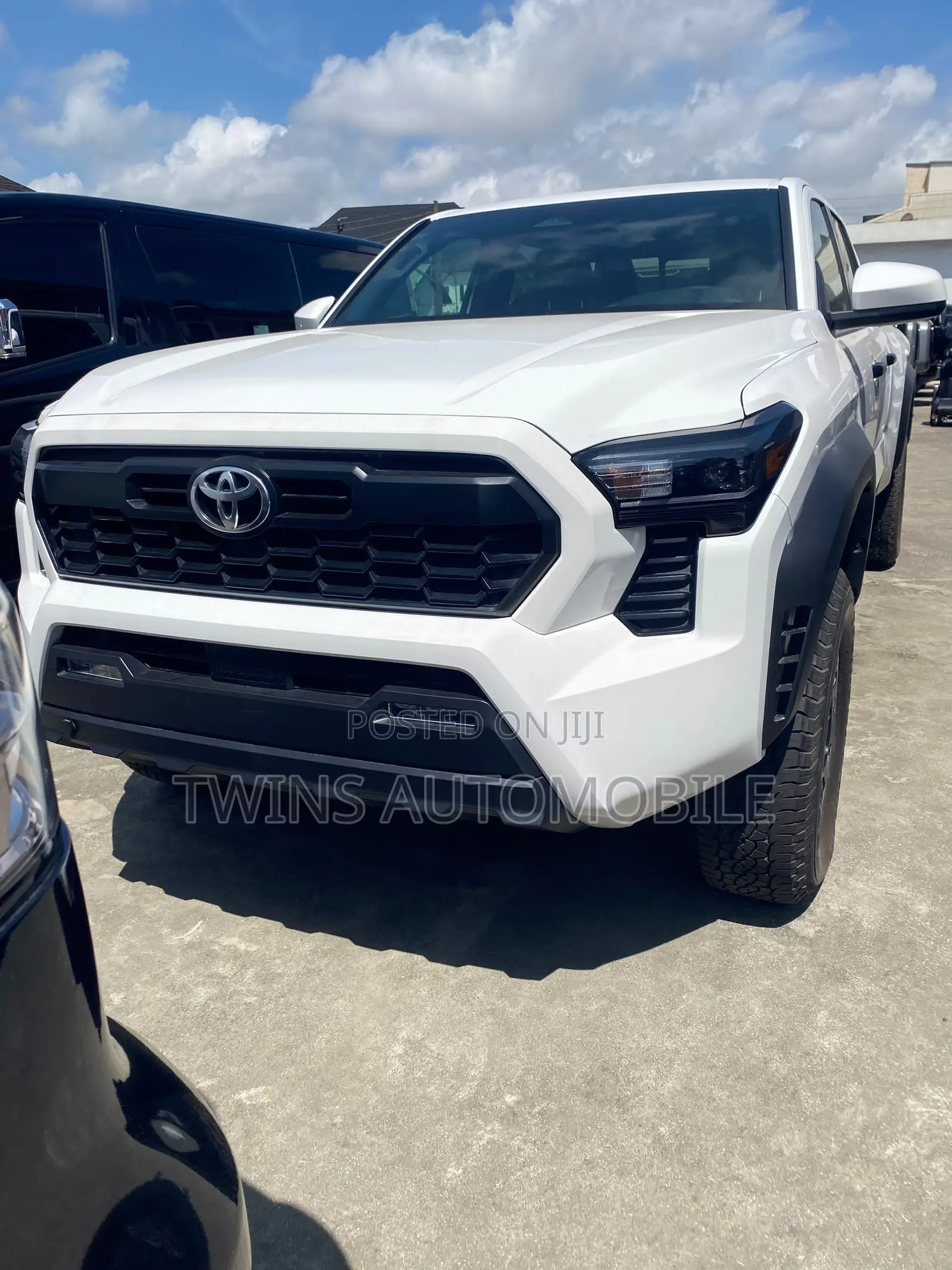 Toyota Tacoma 2024 White