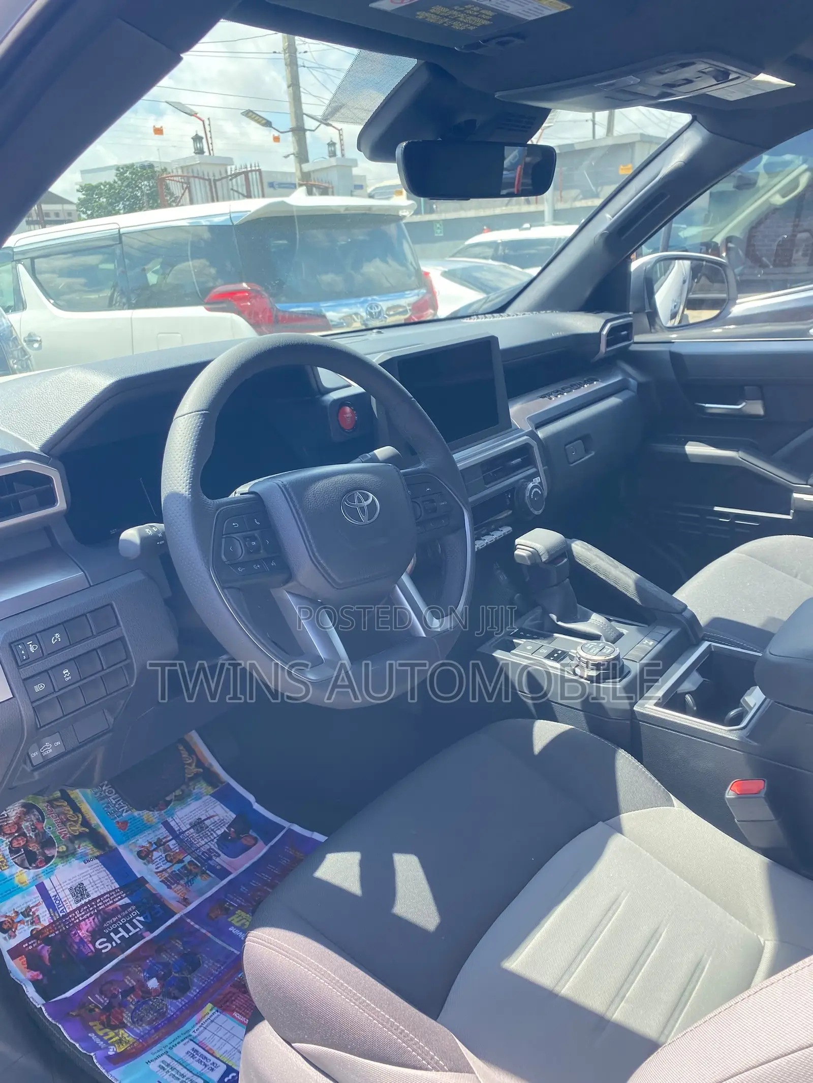 Toyota Tacoma 2024 White