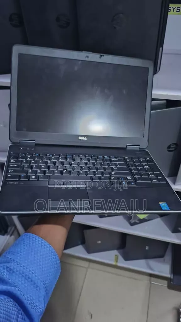 New Laptop Dell Latitude E6400 4GB Intel Core i3 HDD 500GB
