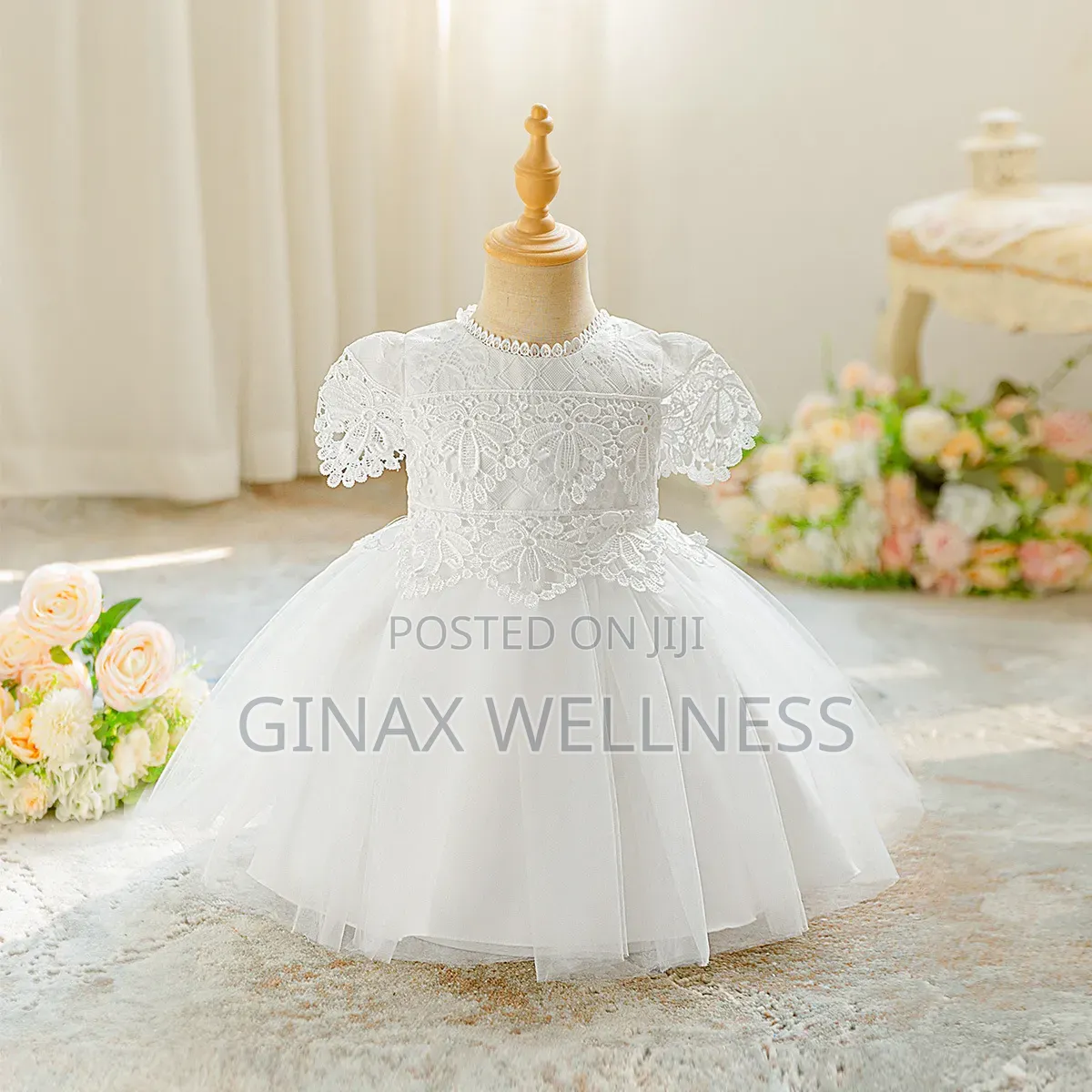 Baby Girls Elegant Lace Party Dress and Christening Gown (3-12 Months)