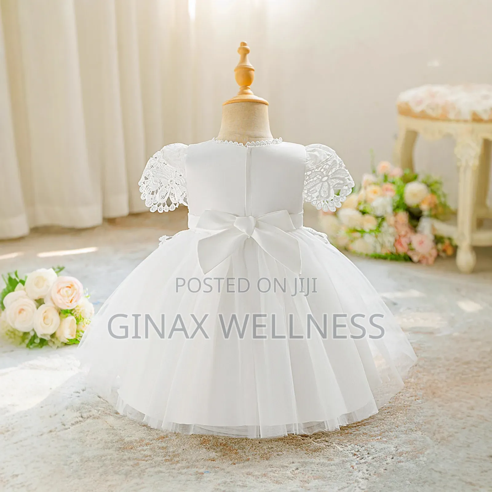 Baby Girls Elegant Lace Party Dress and Christening Gown (3-12 Months)