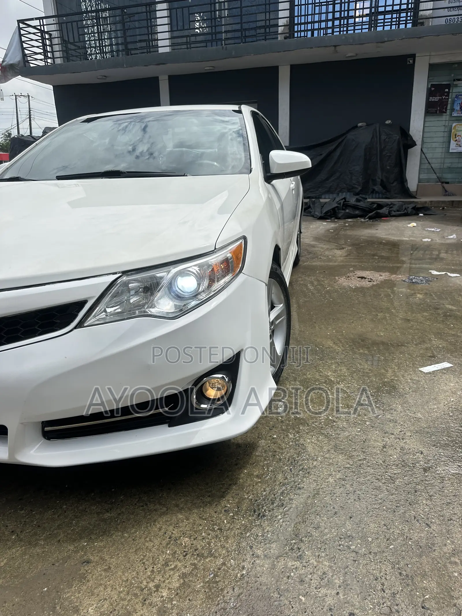 Toyota Camry SE 4dr Sedan (2.5L 4cyl 6A) 2013 White